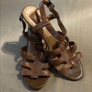 EUC Clarks Tan Leather Women's Sandals